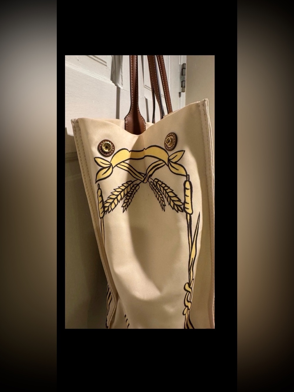 Pre-Loved Tory Burch Ella Printed Tote - Morning Crane Special Edition - Picture 3 of 11